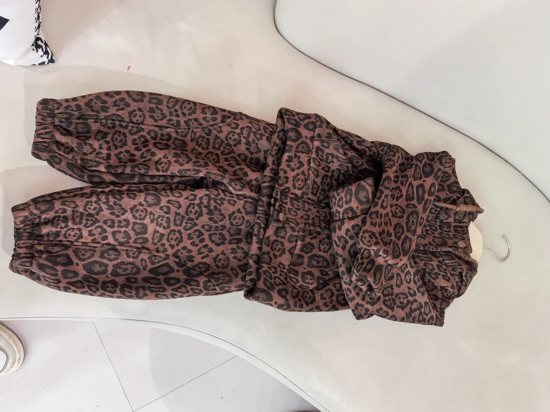 【米小逗】新款女童洋气酷帅时尚女宝连帽运动加绒春秋两件套MC005