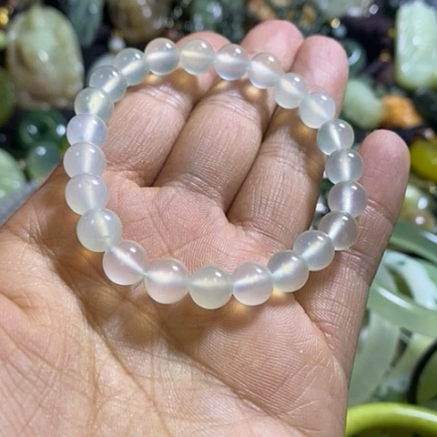 未镶嵌岫玉手链一个