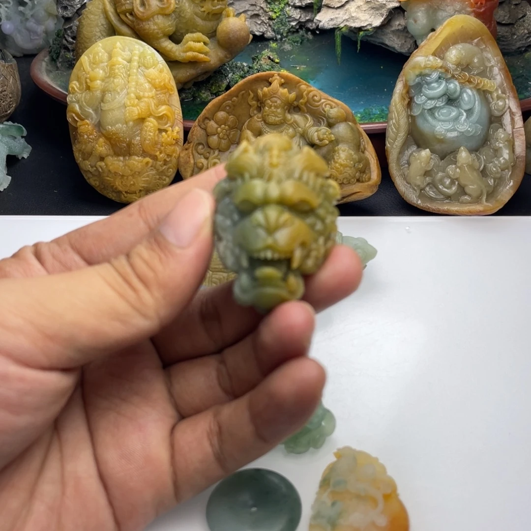 定制翡翠未镶嵌领头龙