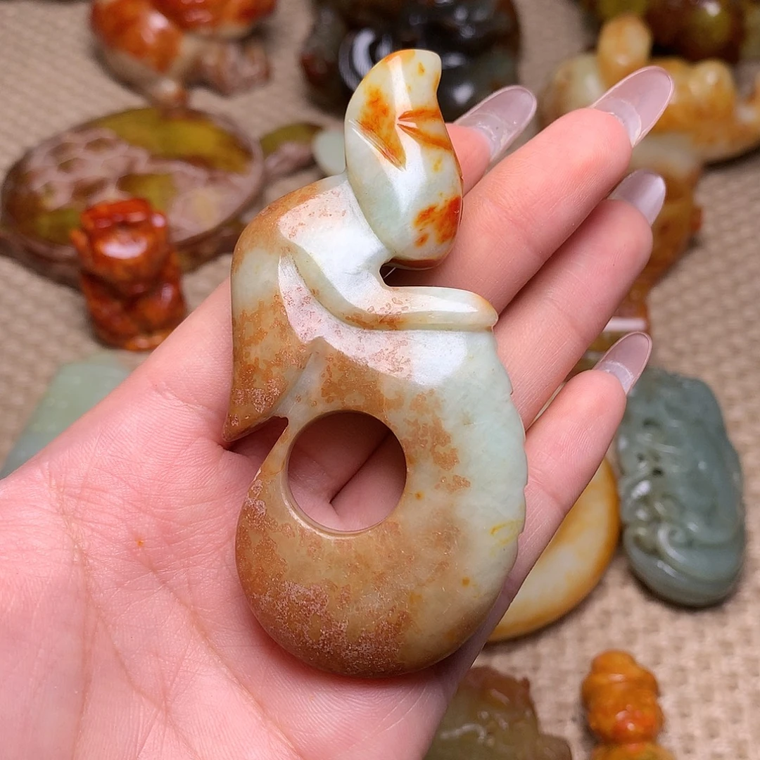 蛇纹石玉未镶嵌颈饰