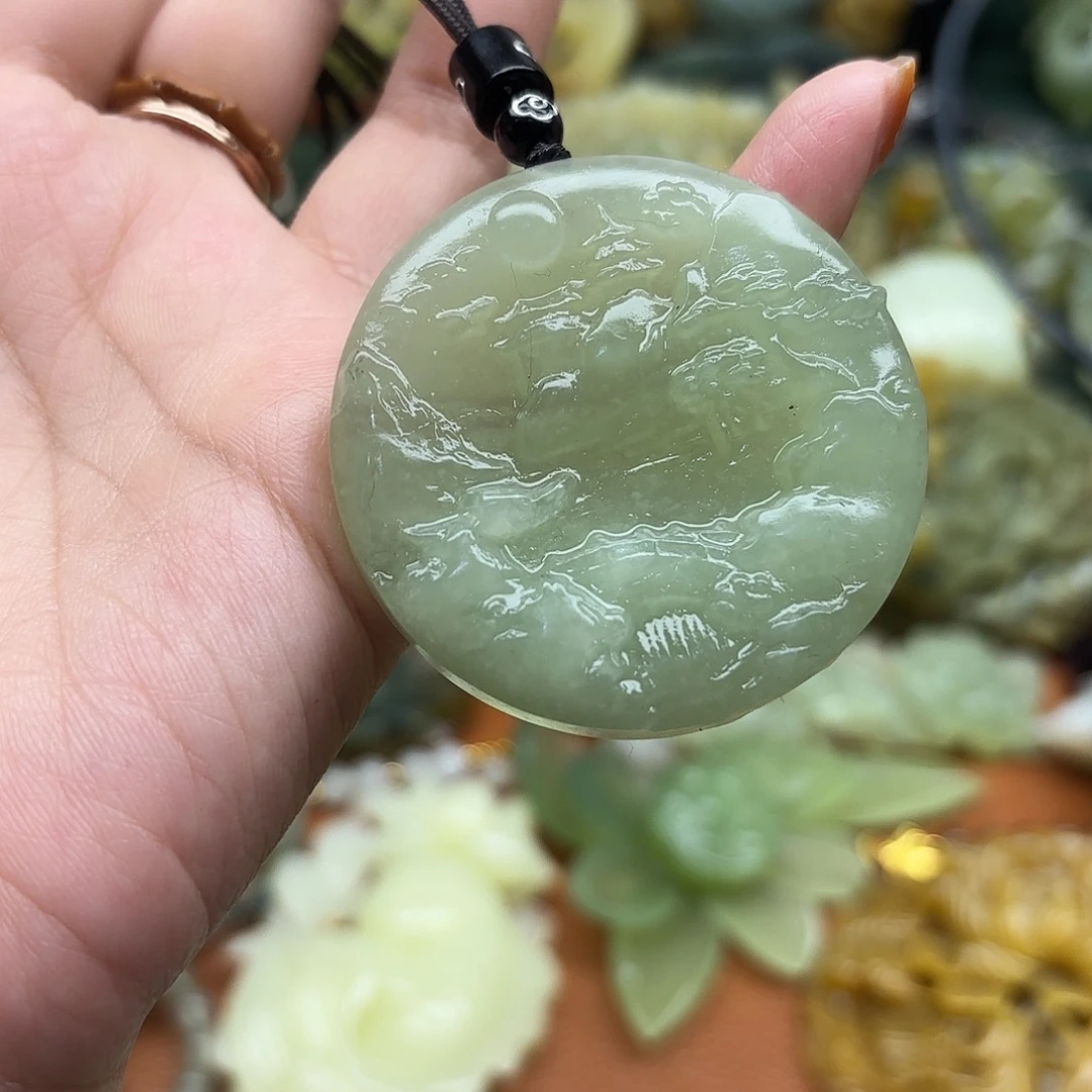 蛇纹石玉未镶嵌吊坠