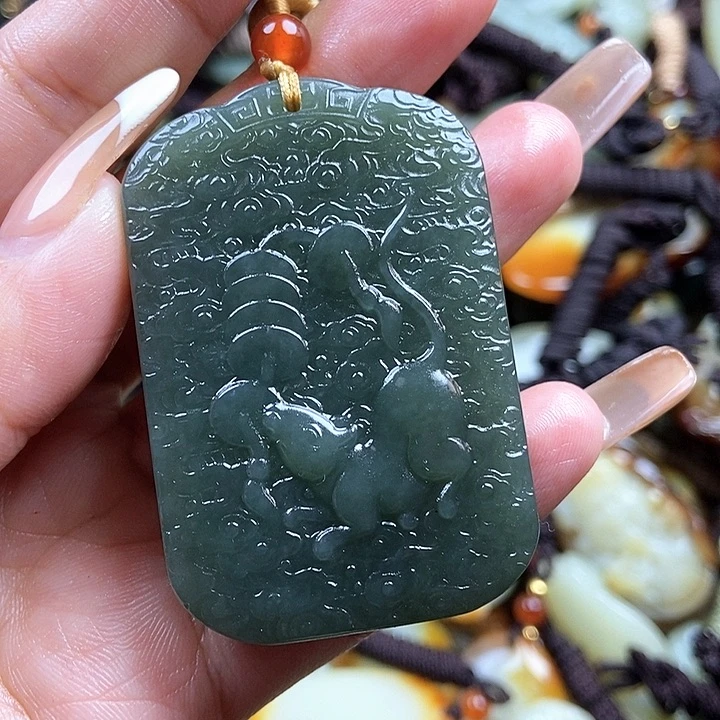 和田玉颈饰未镶嵌双面