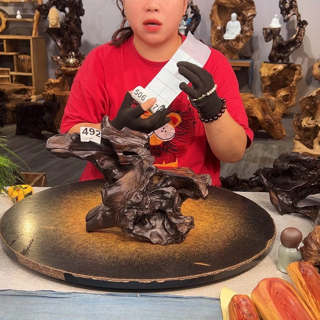 木J****e492fgjkughkjhg