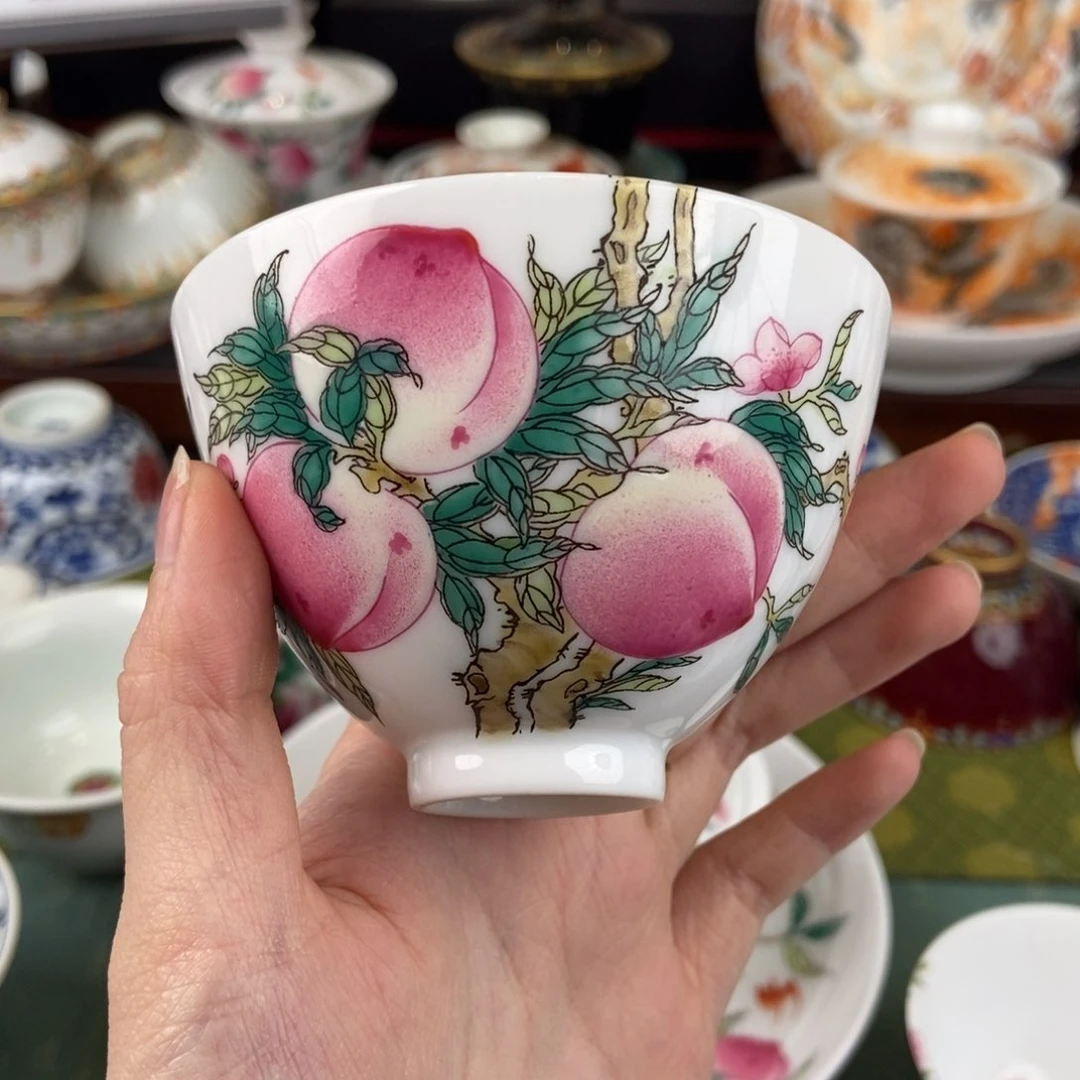 陶瓷的设计师是一个人