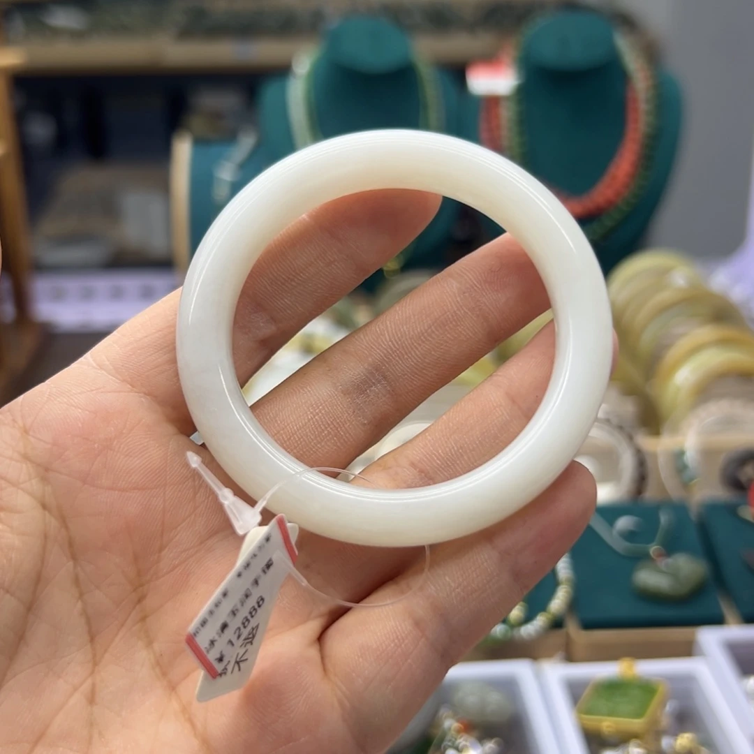 和田玉手镯未镶嵌52圈围2614