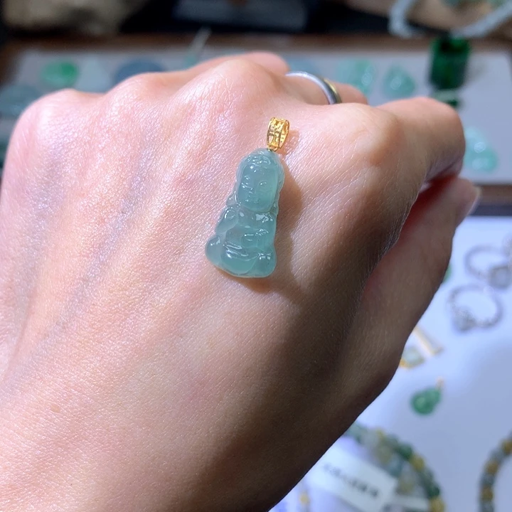 翡翠颈饰18K金镶嵌宝宝佛