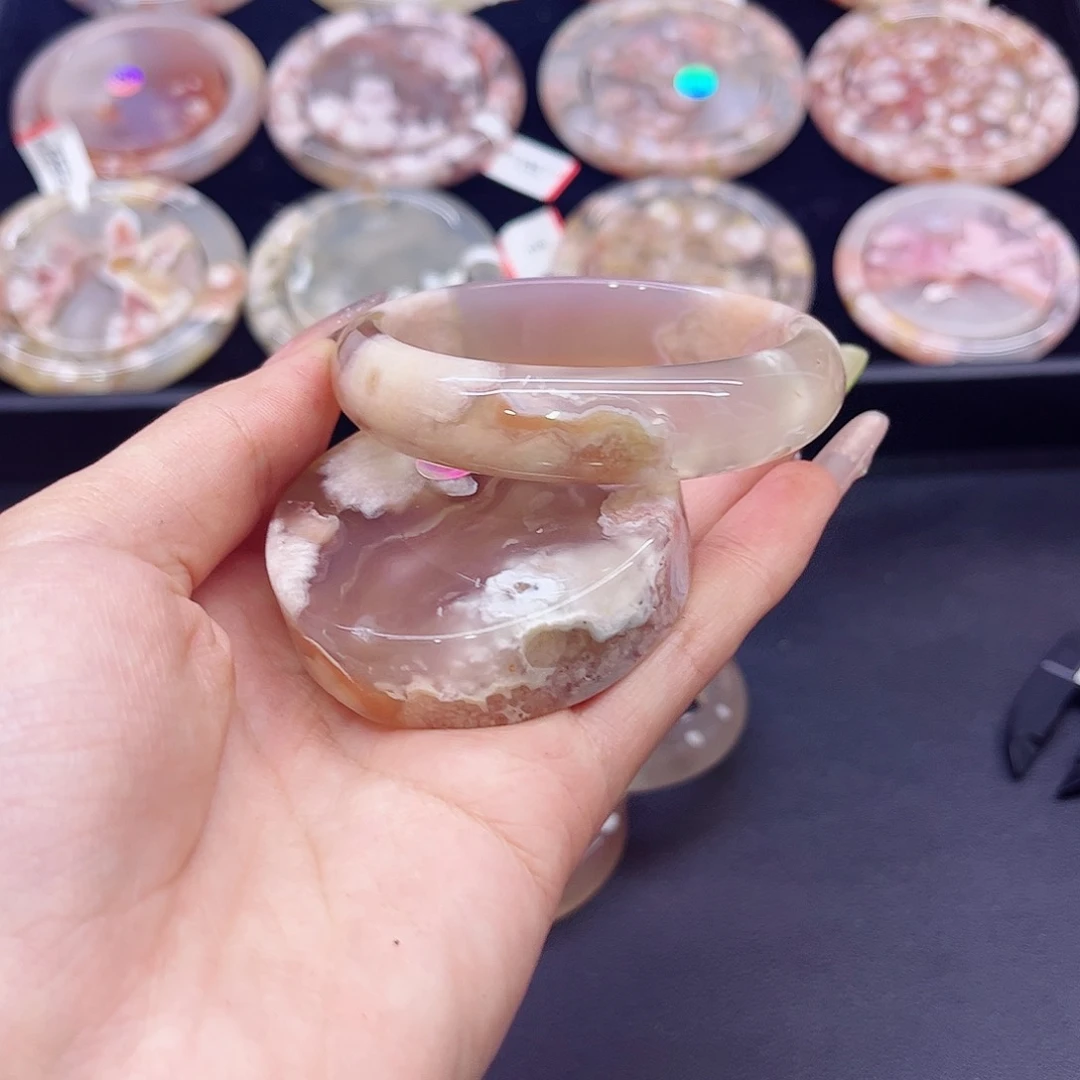玛瑙/玉髓手镯未镶嵌55