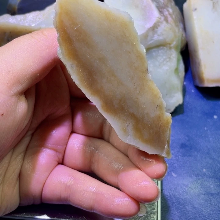 和田玉未镶嵌珠宝半成品