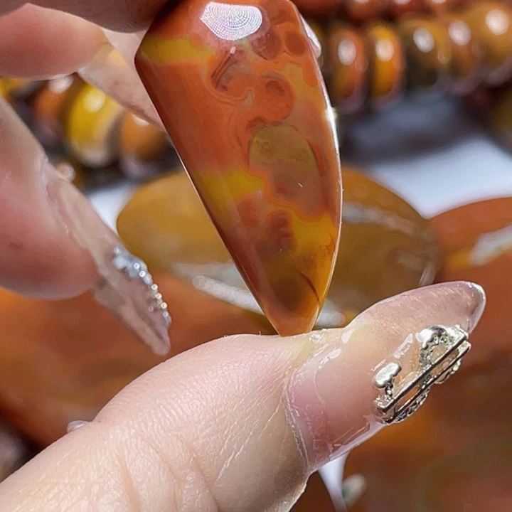 玛瑙/玉髓颈饰未镶嵌美**缘