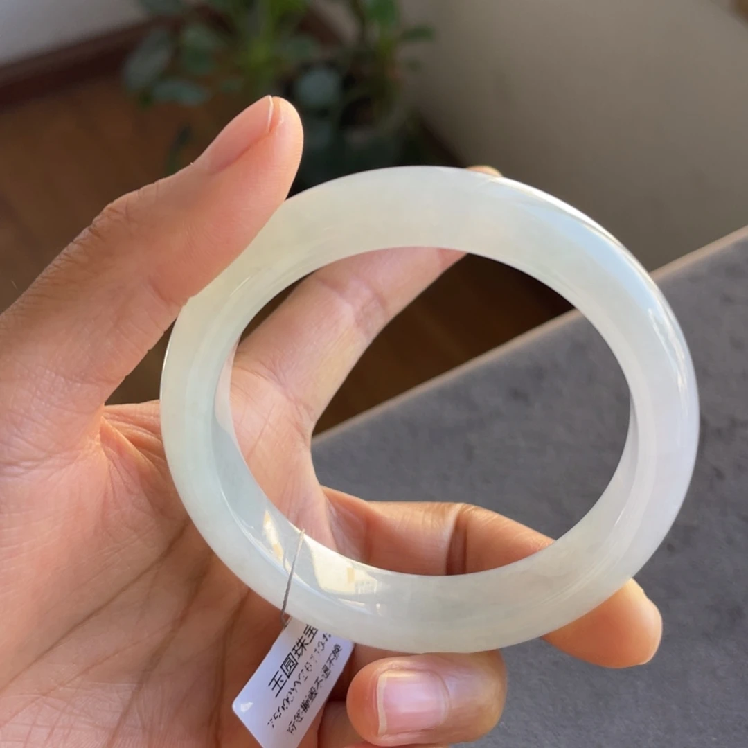 翡翠未镶嵌手镯粉紫