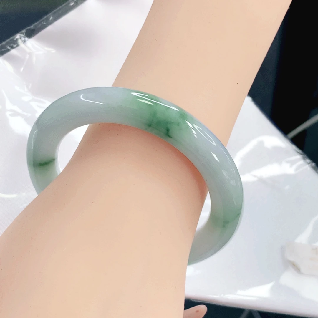 翡翠未镶嵌手镯57