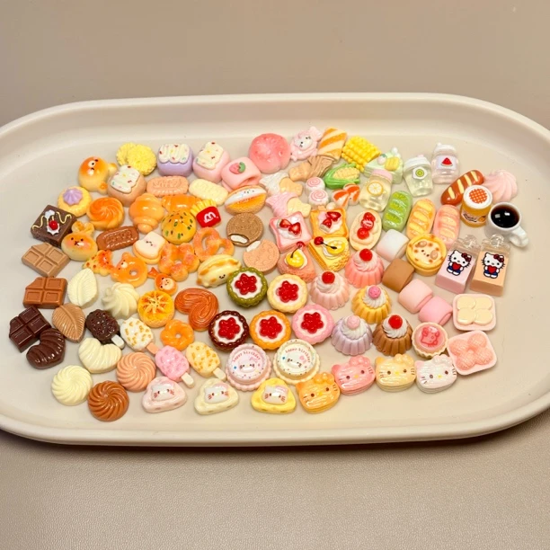 【迷你小鼻嘎食玩】仿真面包甜点小孩过家家购物车玩具微缩食玩diy