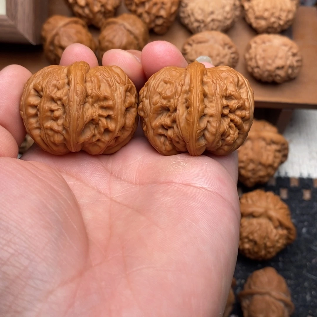 文玩核桃吊坠星**味元宝39