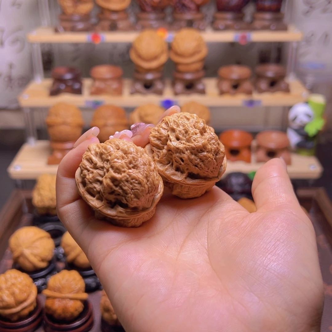 ****慶文玩核桃吊坠九龙疙瘩包H09