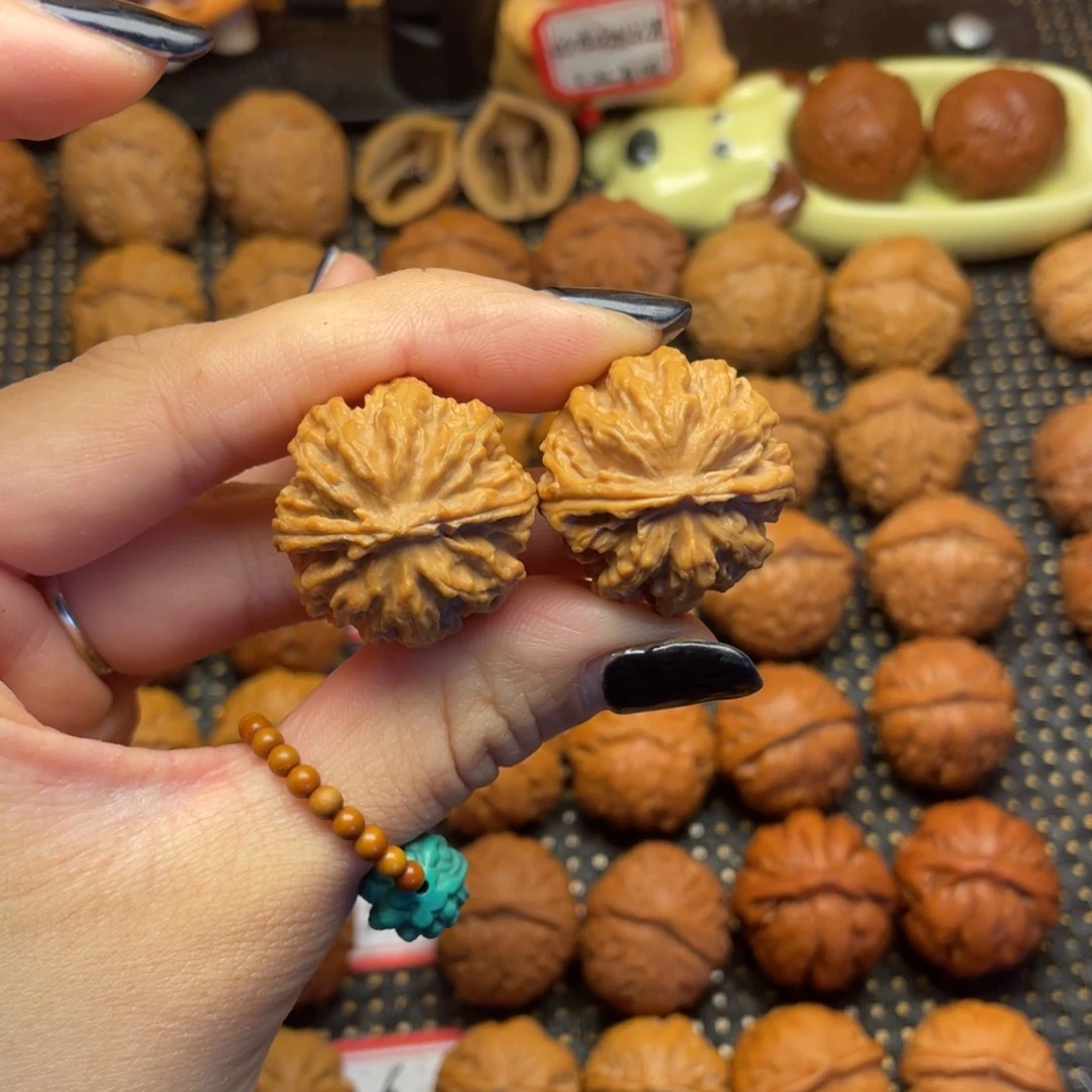 文玩核桃吊坠26小绣球00019