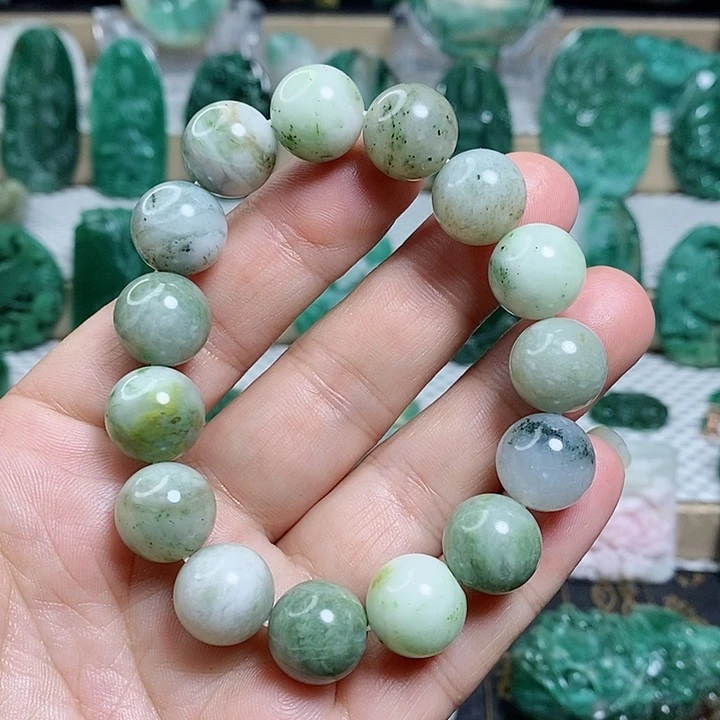 未镶嵌独山玉颈饰