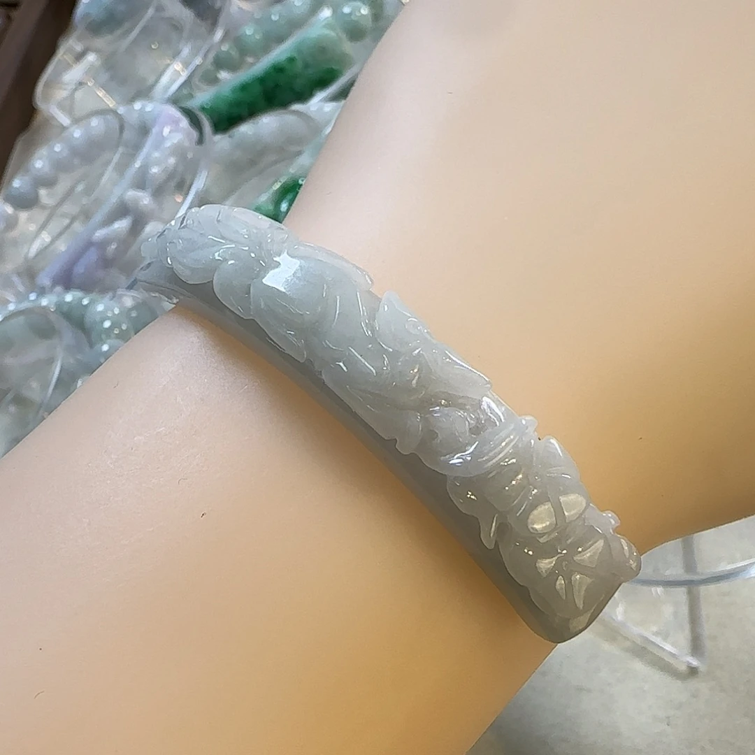 颈饰未镶嵌翡翠手牌