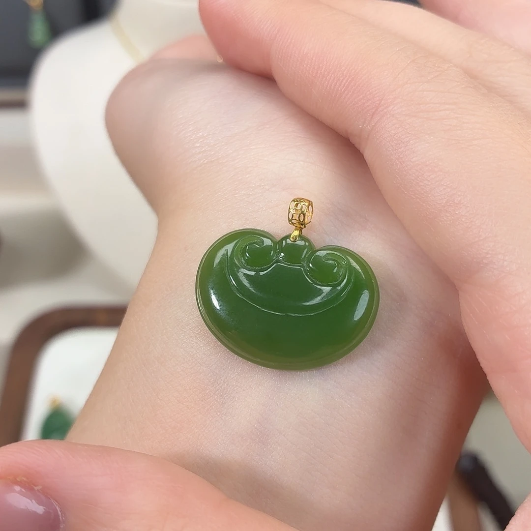 和田玉（碧玉）18K金镶嵌颈饰