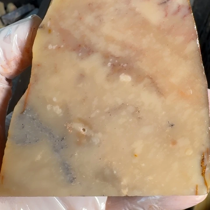 安***戈寿山石寿山石的颜色