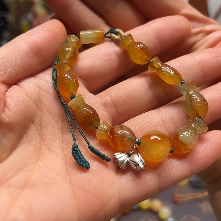 玛***车未镶嵌岫玉手链，，，