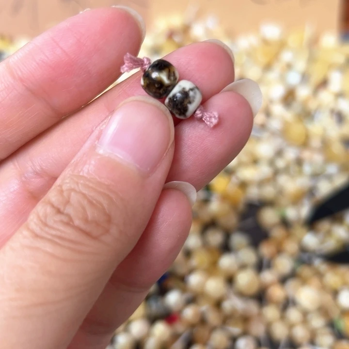 裸石蜜蜡未镶嵌7mm一对