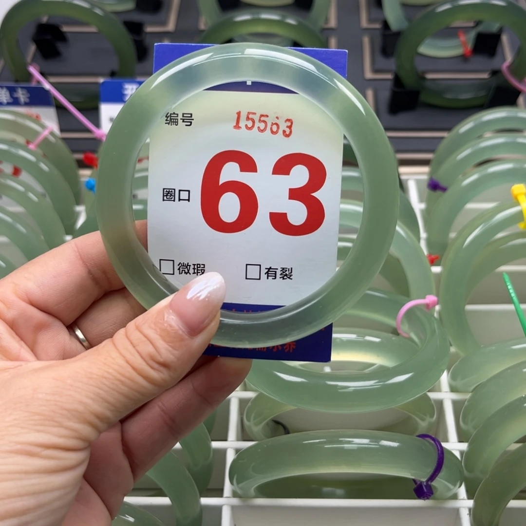 岁***月蛇纹石玉未镶嵌手镯