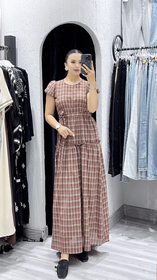 2025年的新款夏季连衣裙333