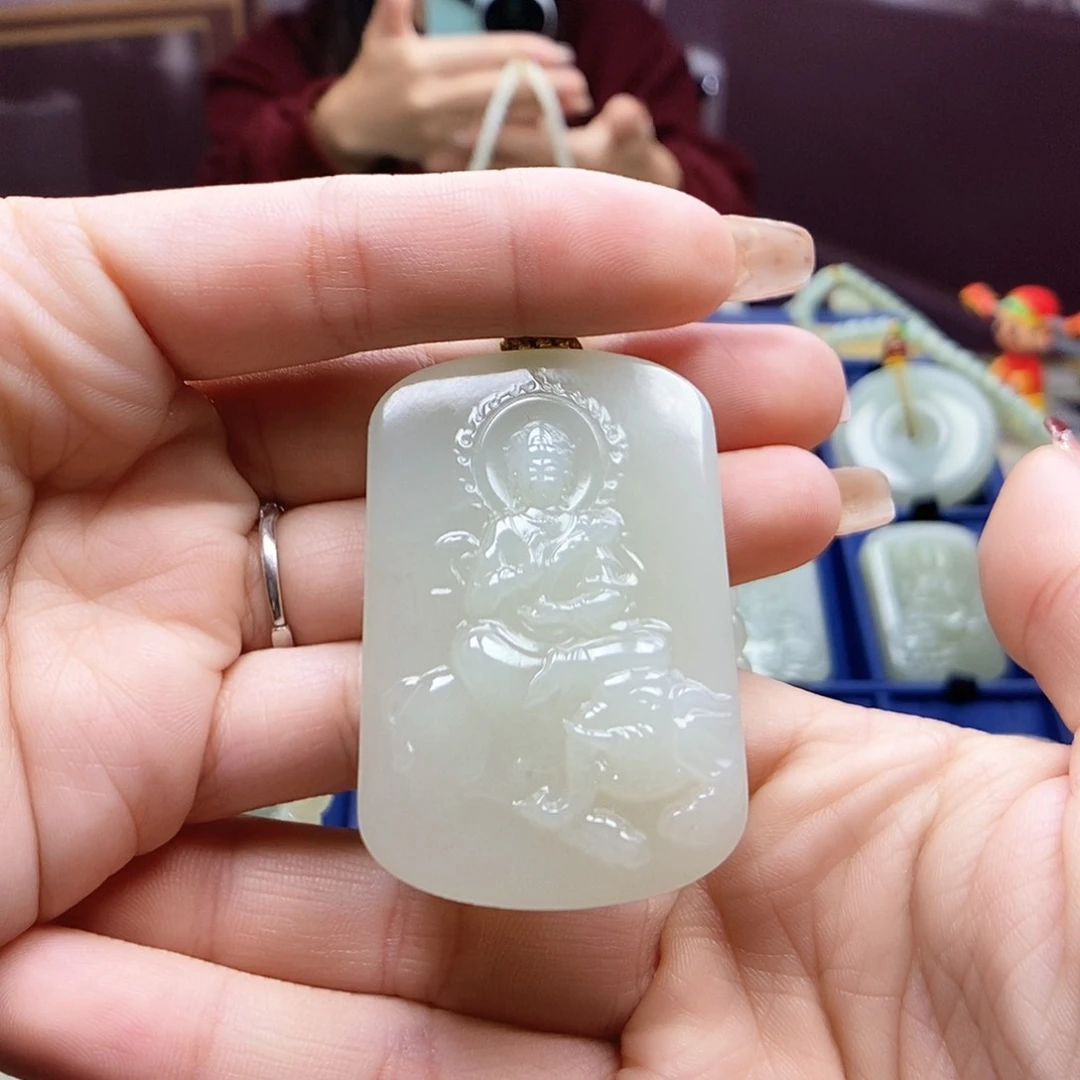 和田玉颈饰未镶嵌心*说