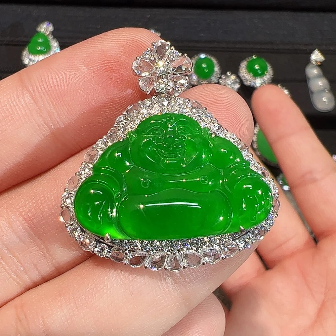 翡翠18K金镶嵌颈饰佛公