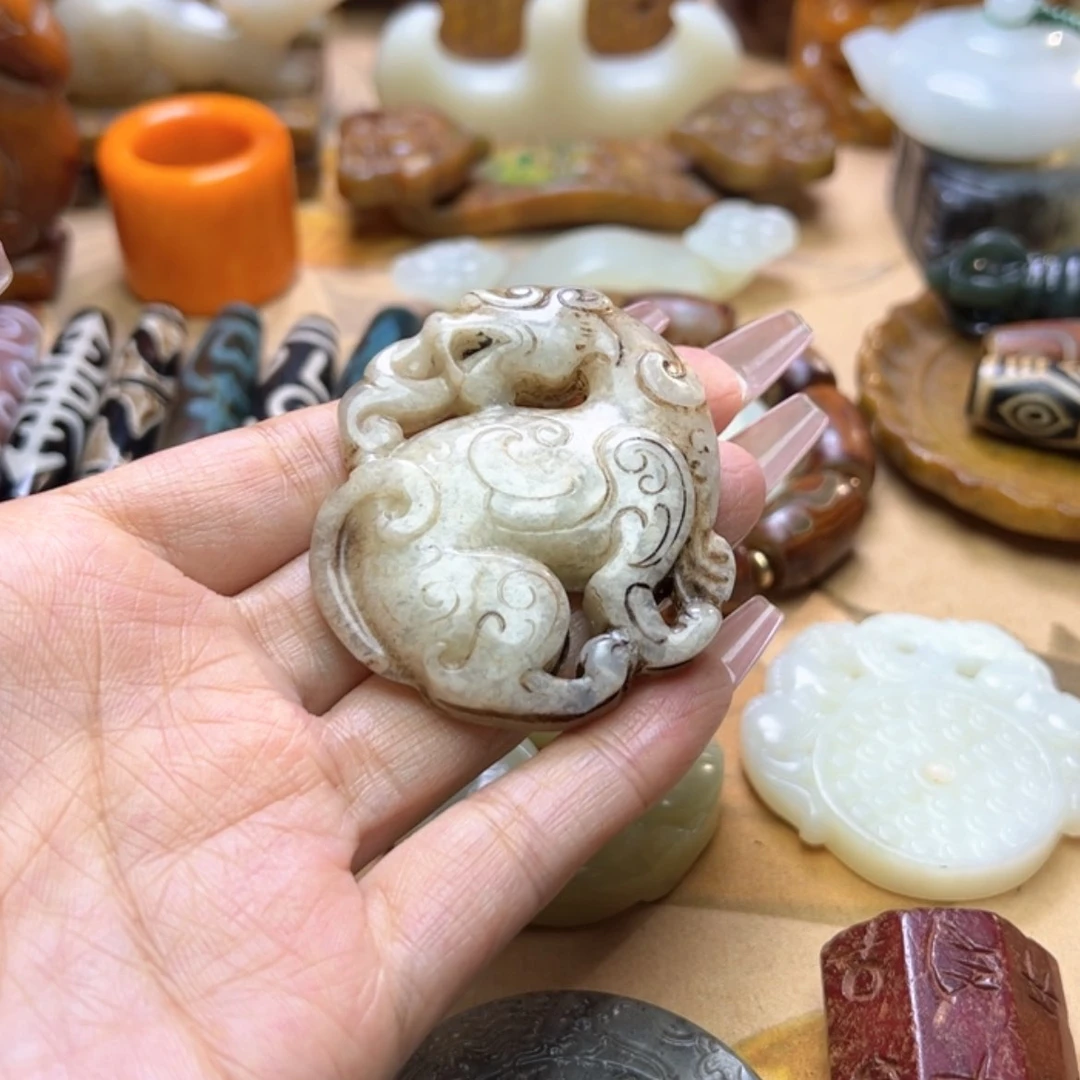 【闪购商品】蛇纹石玉颈饰未镶嵌