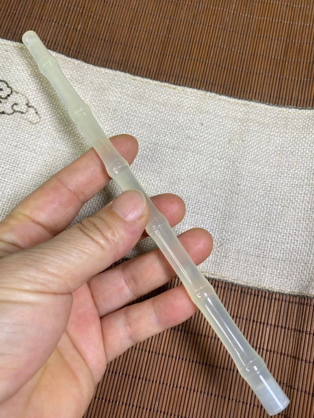 天然岫玉冰料竹节笔杆 笔头口径0.6厘米