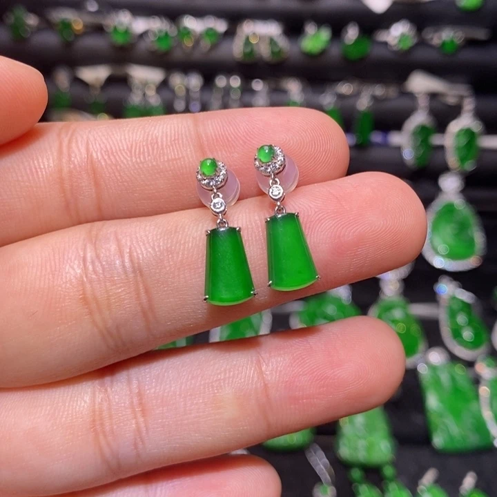 18K金镶嵌翡翠耳饰天然翡翠