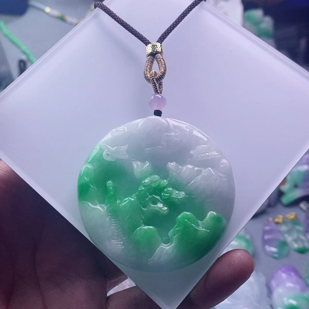 翡翠未镶嵌吊坠(赠链)