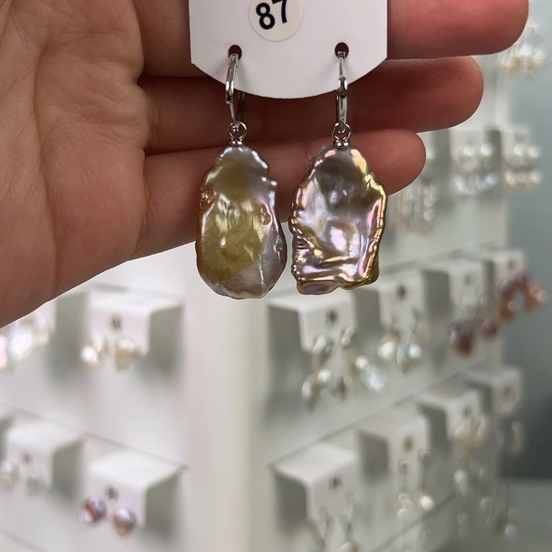 ****子非金属巴洛克花瓣耳饰