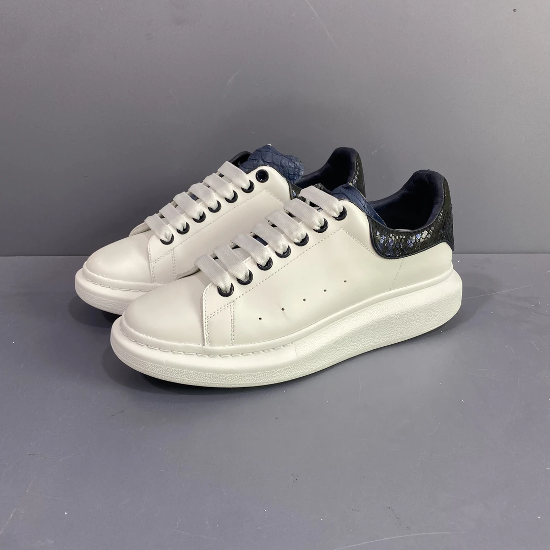 95新 Alexander McQueen/亚历山大·麦昆 41码休闲鞋 后跟磨损 275