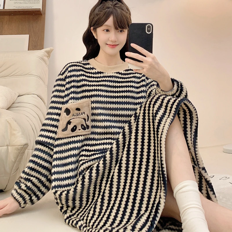 睡裙女秋冬季法兰绒长袖条纹中长款200斤胖mm大码睡衣裙薄绒加肥