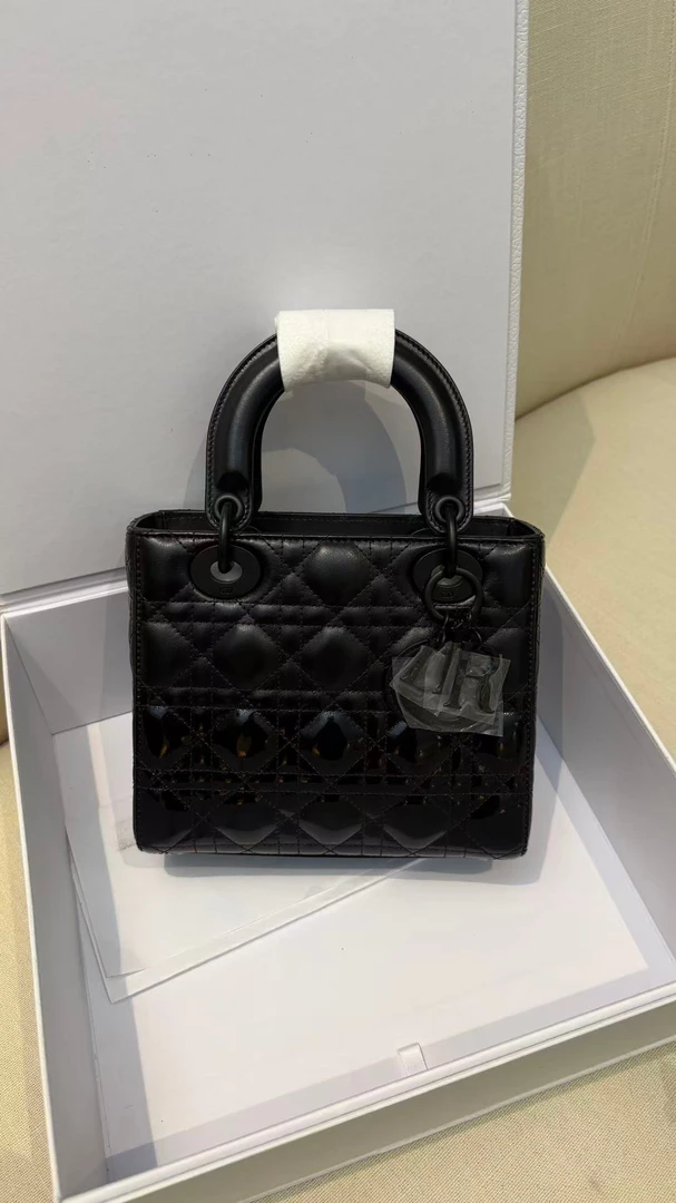 未使用 DIOR/迪奥 【25年新品】四格戴妃磨砂黑拼漆皮 大全套 送检