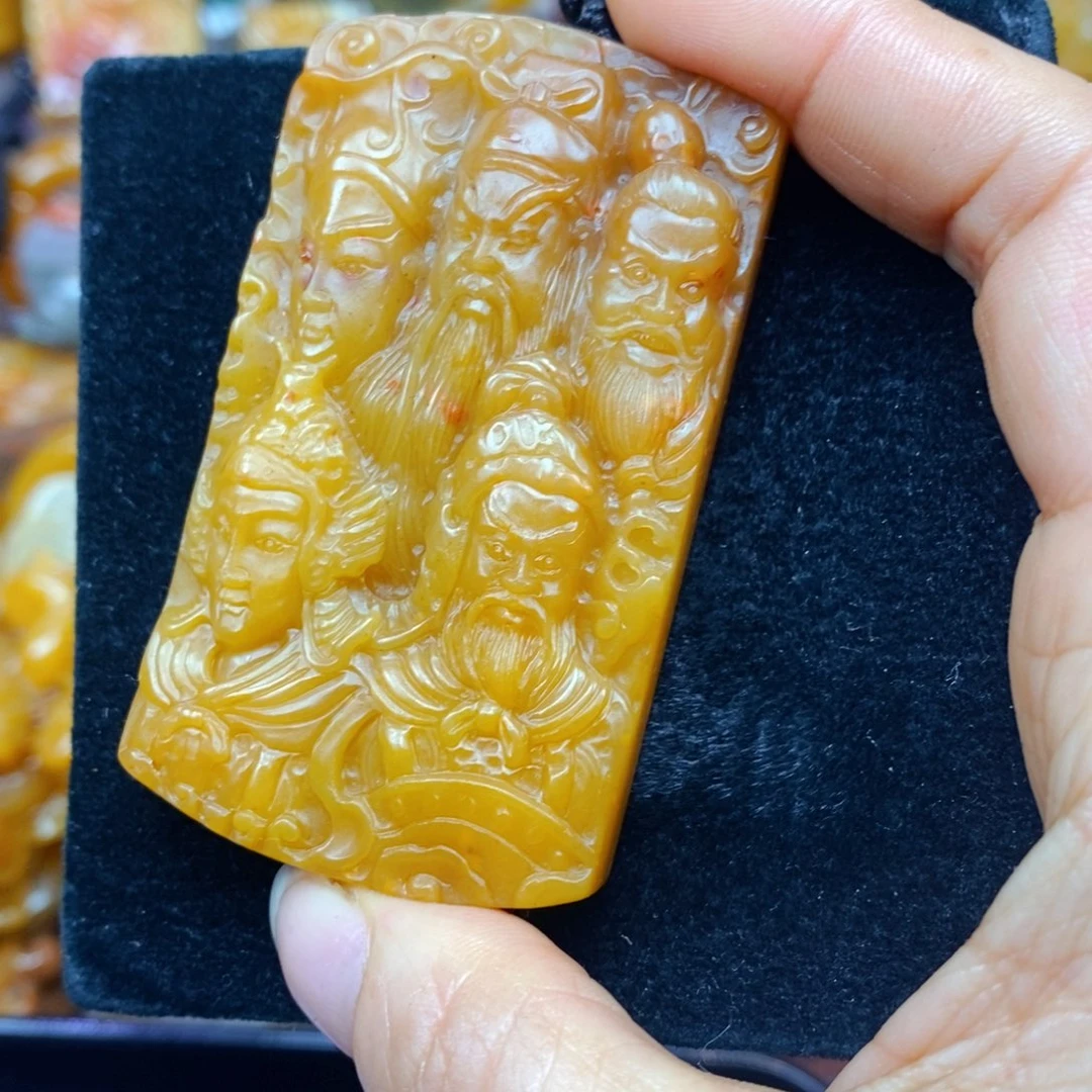未镶嵌石英质玉（黄龙玉）颈饰
