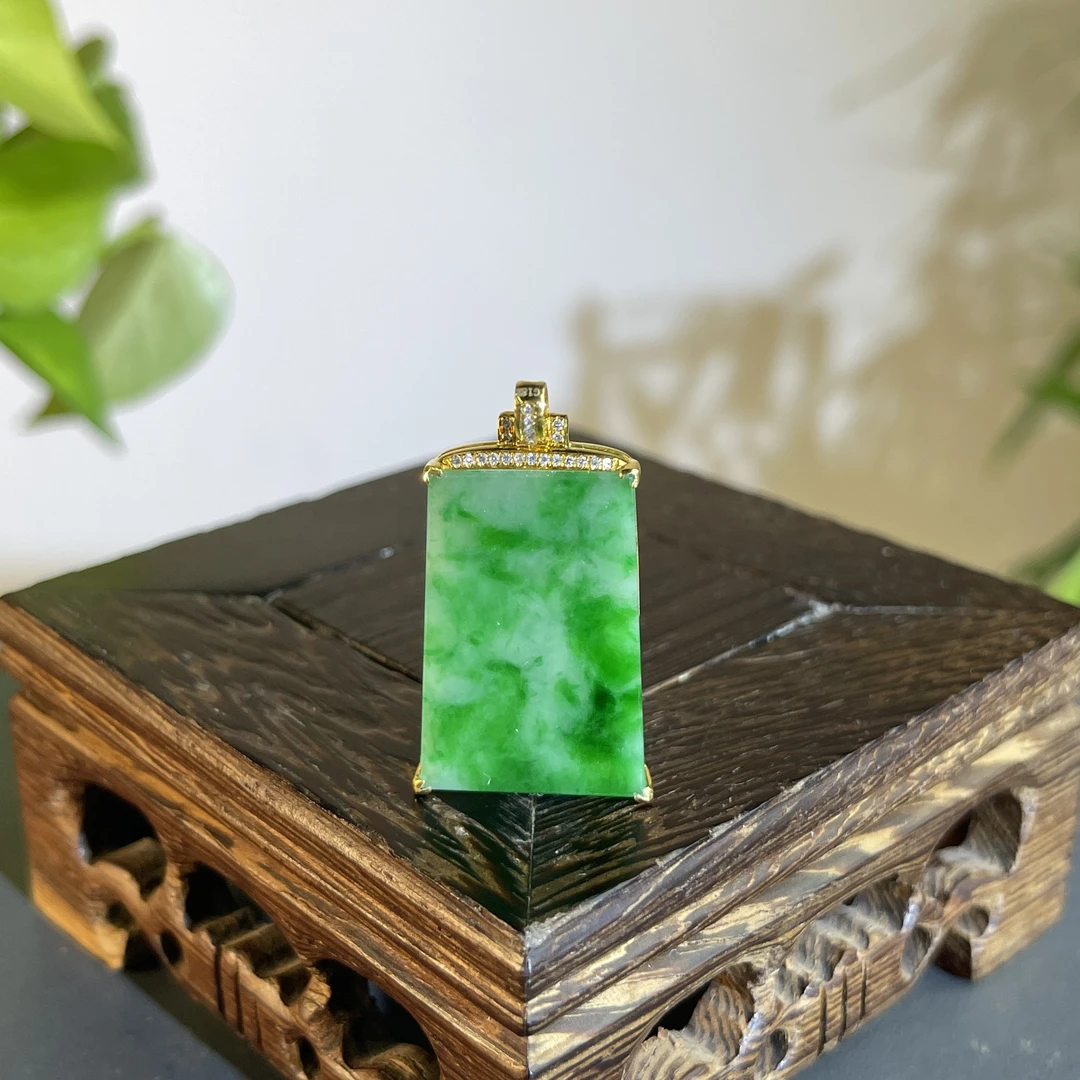 JTA06-177 天然缅甸翡翠A货 18K含钻镶嵌无事牌