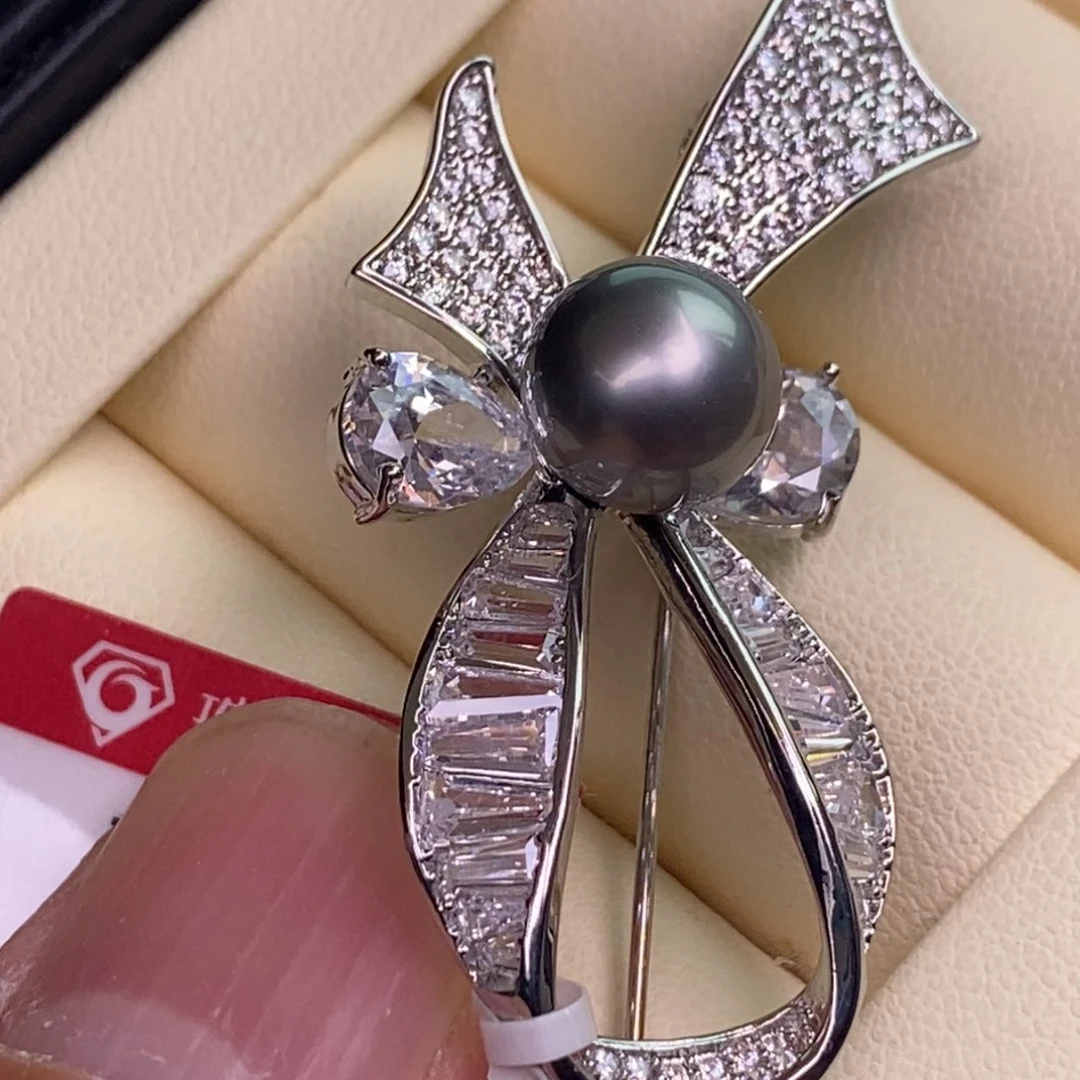 未镶嵌胸饰海水珍珠