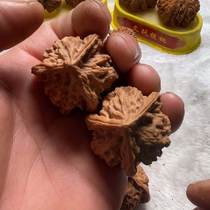 把件桃核盘山三棱