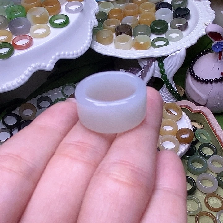 未镶嵌戒指和田玉18羊脂白