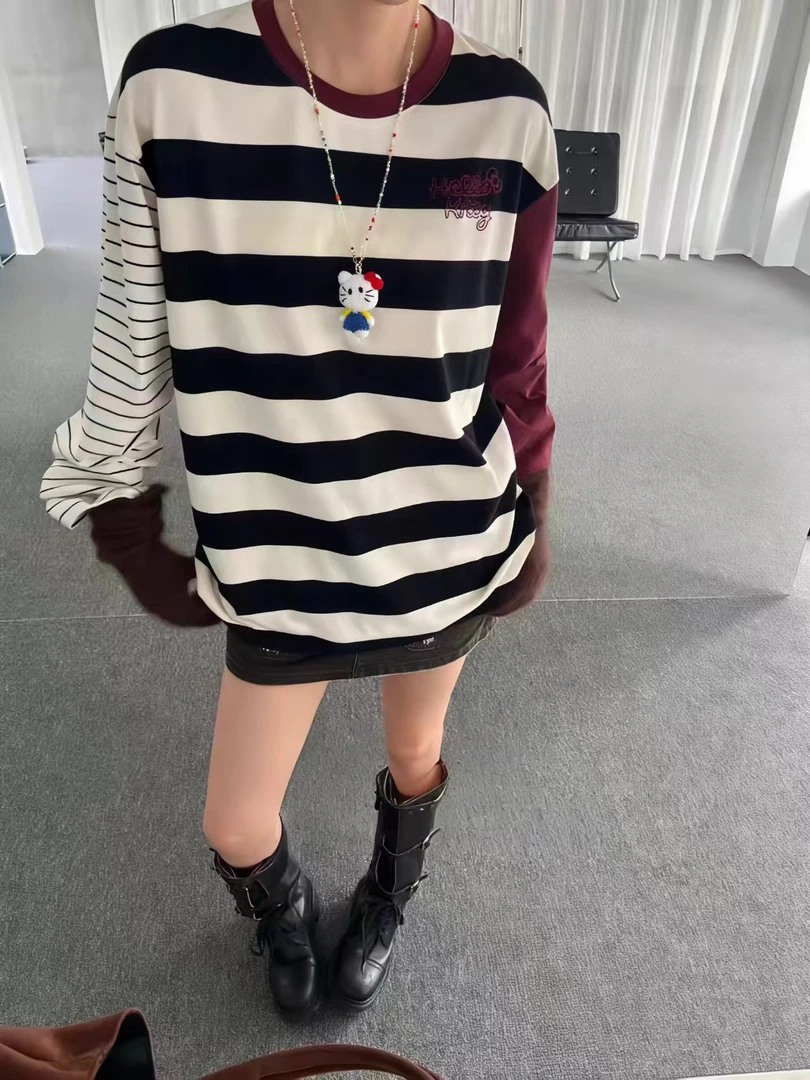【奥莉】2025秋冬:Kitty猫时尚撞色条纹宽松长袖上衣女3573