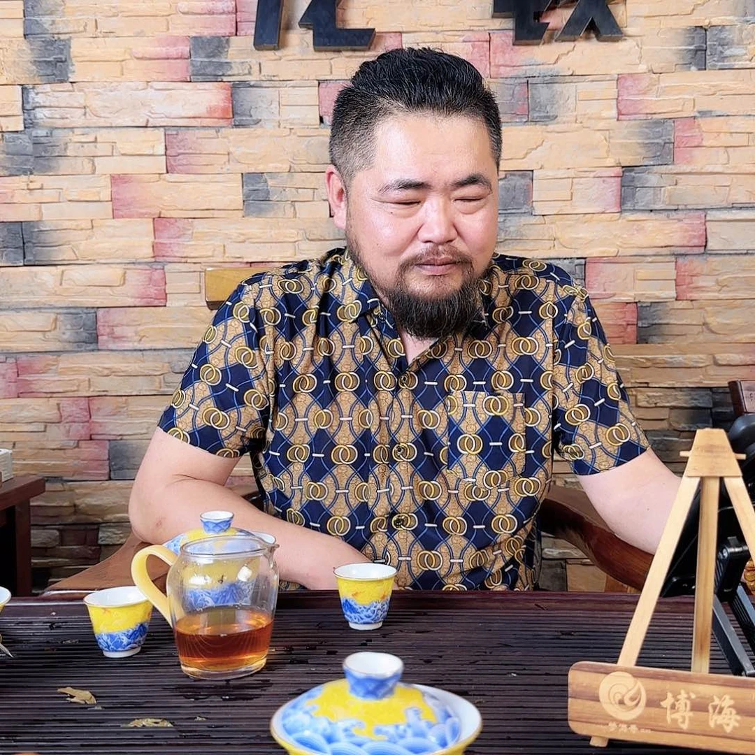 盖碗龙顿手绘盖碗