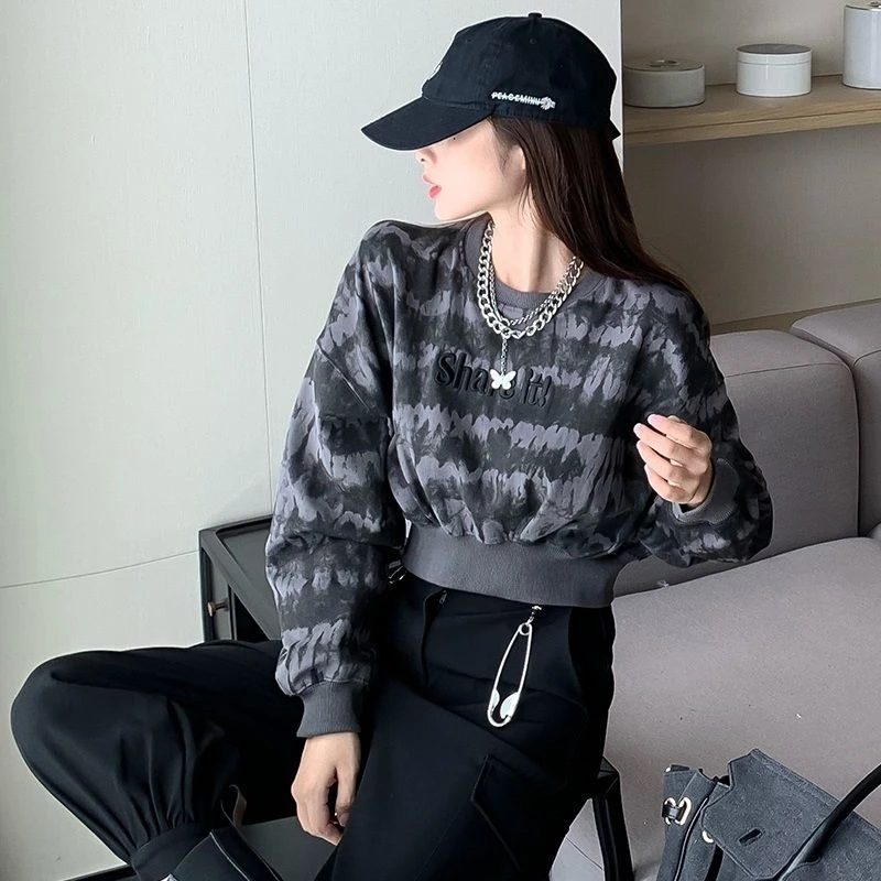 新款时尚打底衫减龄小衫扎染高档上衣女显瘦外套女短款绣花卫衣女