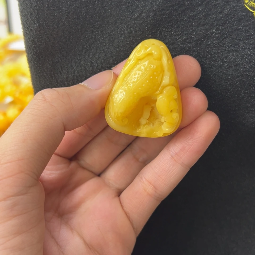 琥珀未镶嵌珠宝奇石
