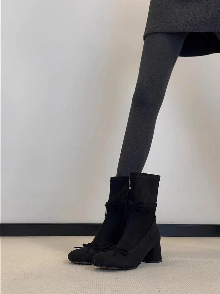 啤梨~牛皮版复古芭蕾风蝴蝶结侧拉链瘦瘦靴女圆头粗跟显瘦弹力靴