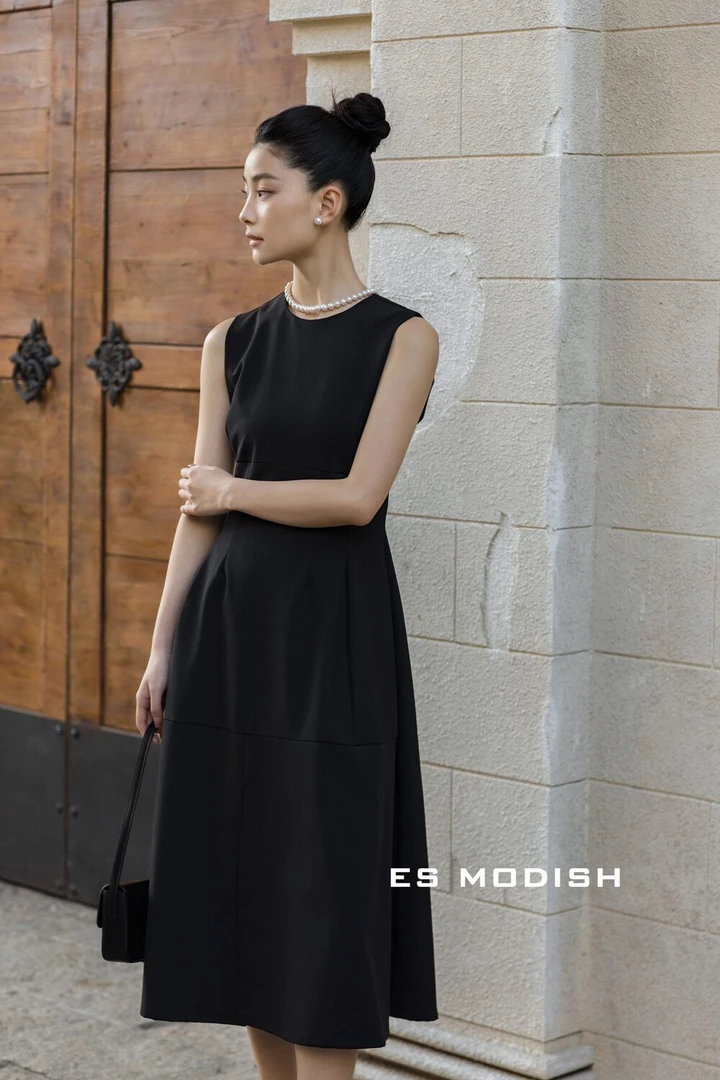 圆领无袖收腰长款小黑裙气质优雅复古时尚连衣裙黑色裙子显瘦夏季