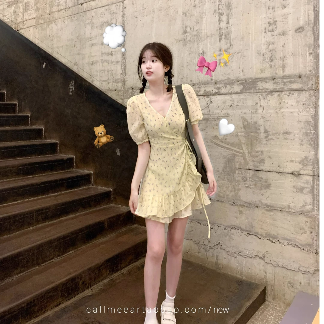 今年流行小个子穿搭茶歇碎花甜美泡泡袖连衣裙女夏季V领短裙女