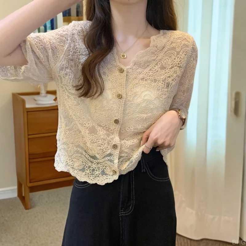 超仙气镂空刺绣蕾丝开衫女短款夏季小心机高腰短款透视上衣ins潮